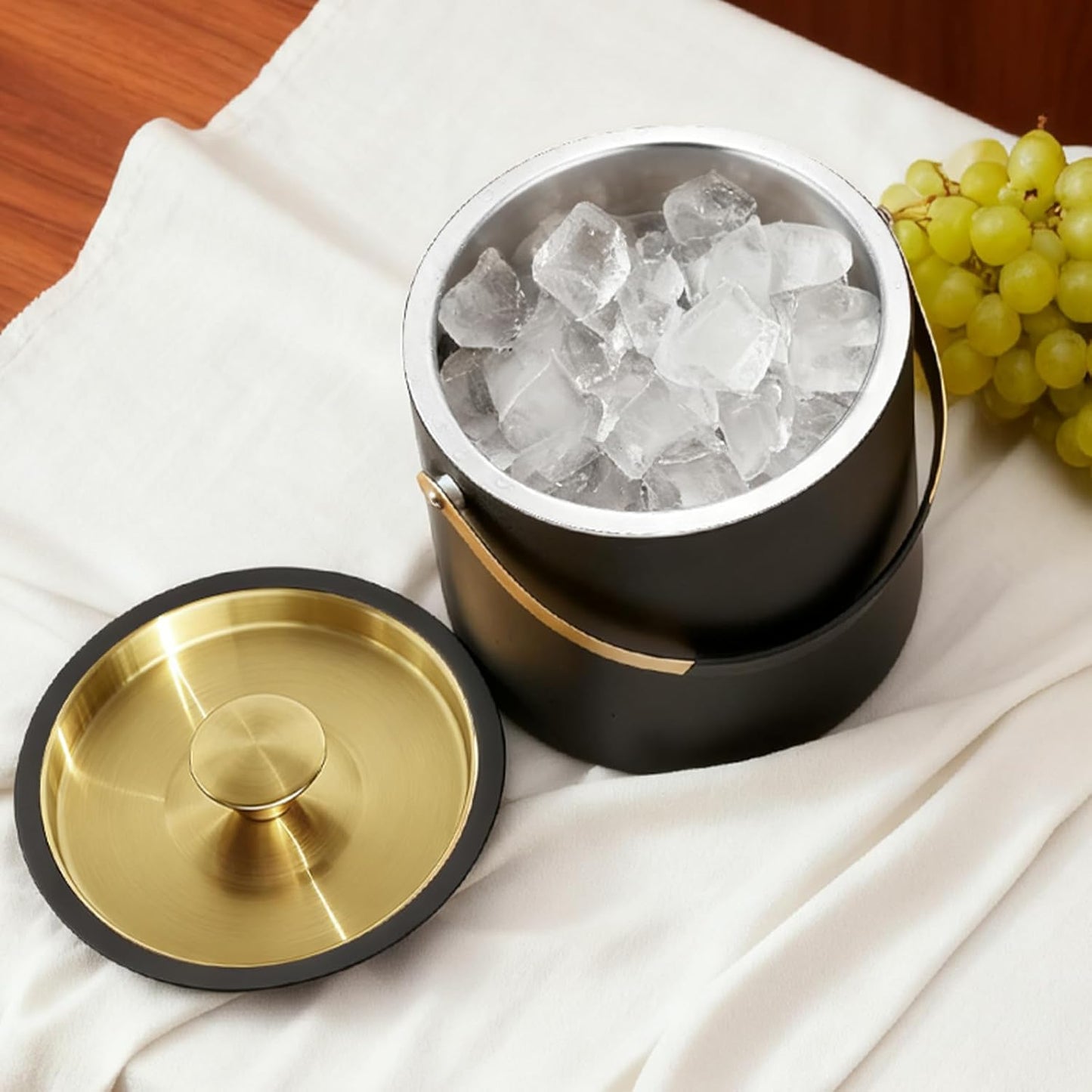 3.2L/3.4QT Modern Insulated Ice Bucket with Silicone Lid, Scoop, Strainer, Double Wall Stainless Steel Ice Bucket for Parties & Cocktail Bar,Ideal for Gift(Black)