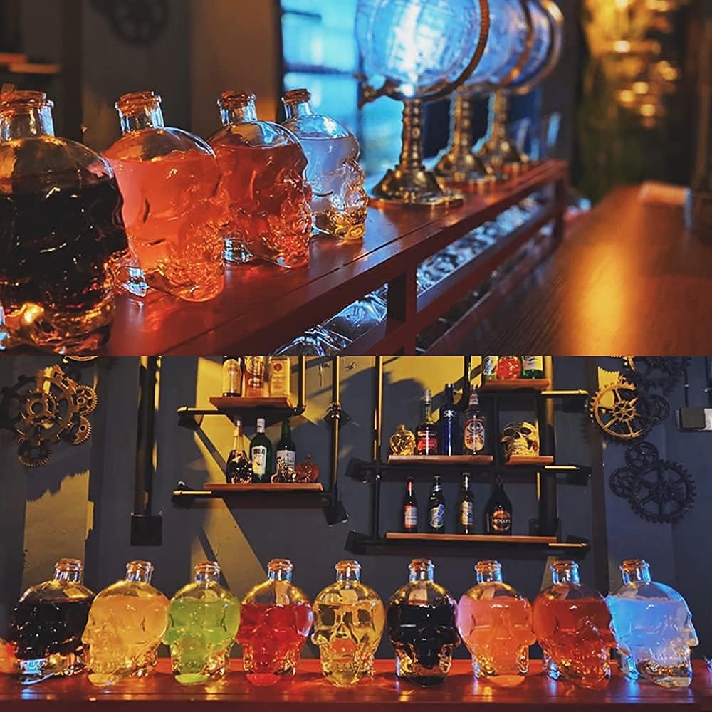 Skull Decanter Lead-free Glass 120ml Only 4 Oz CapacitySkull Prop Cute Whiskey Bottle With Cork Stopper (4oz)