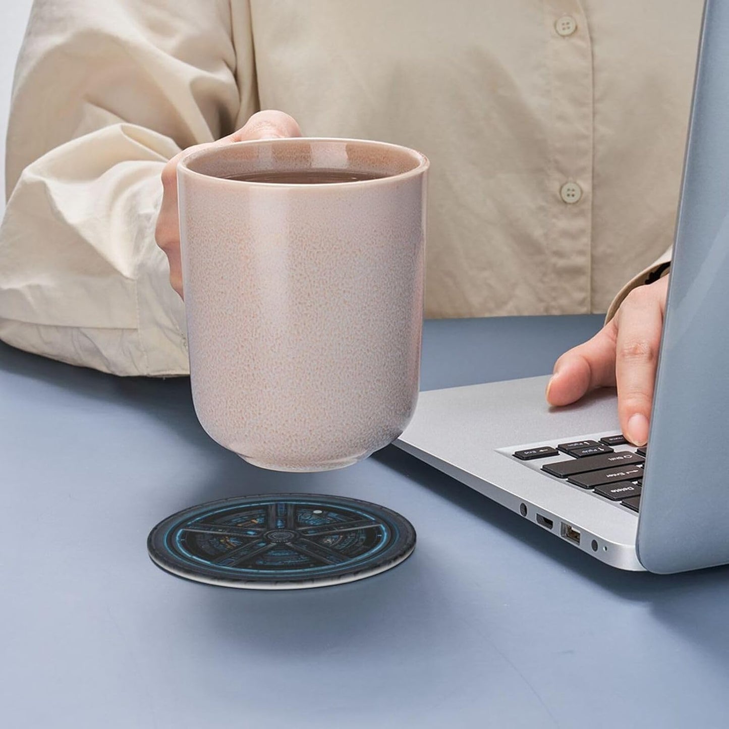 Tire Pattern Coasters for Drinks with Holder Round Leather Coasters Set of 6 Cups Mugs Mat Pad for Home Kitchen Bar