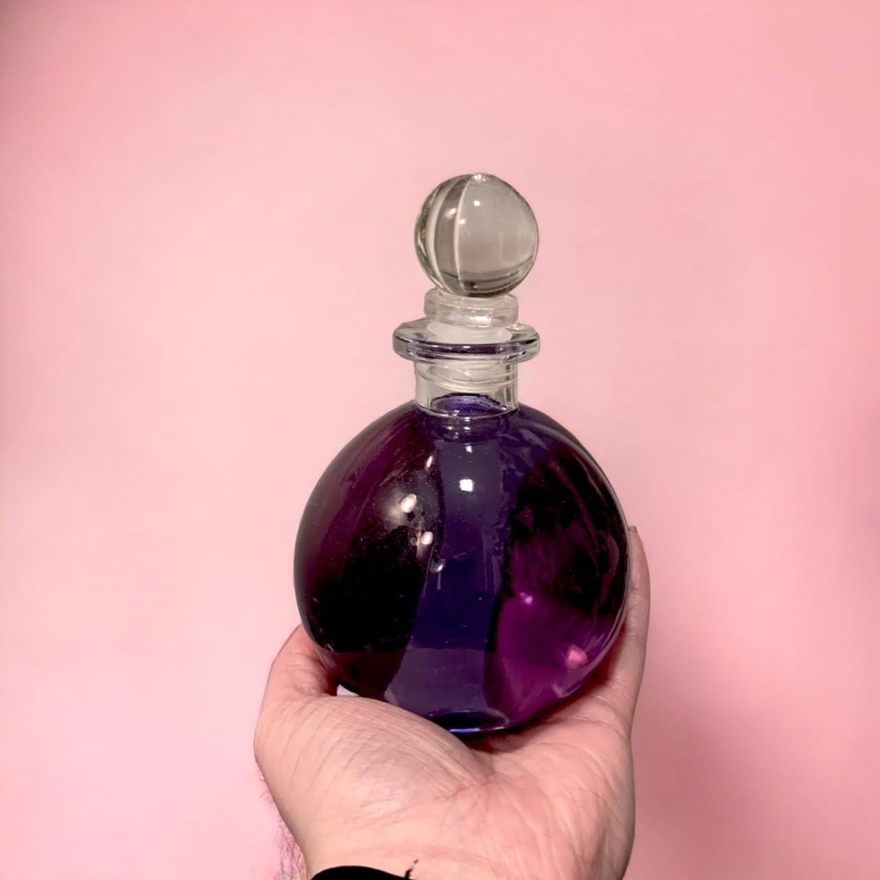 Nakpunar 8.5 oz (250 ml) Spherical Clear Glass Bottle with Round Stopper – Liquor, Oils, Wedding Favors