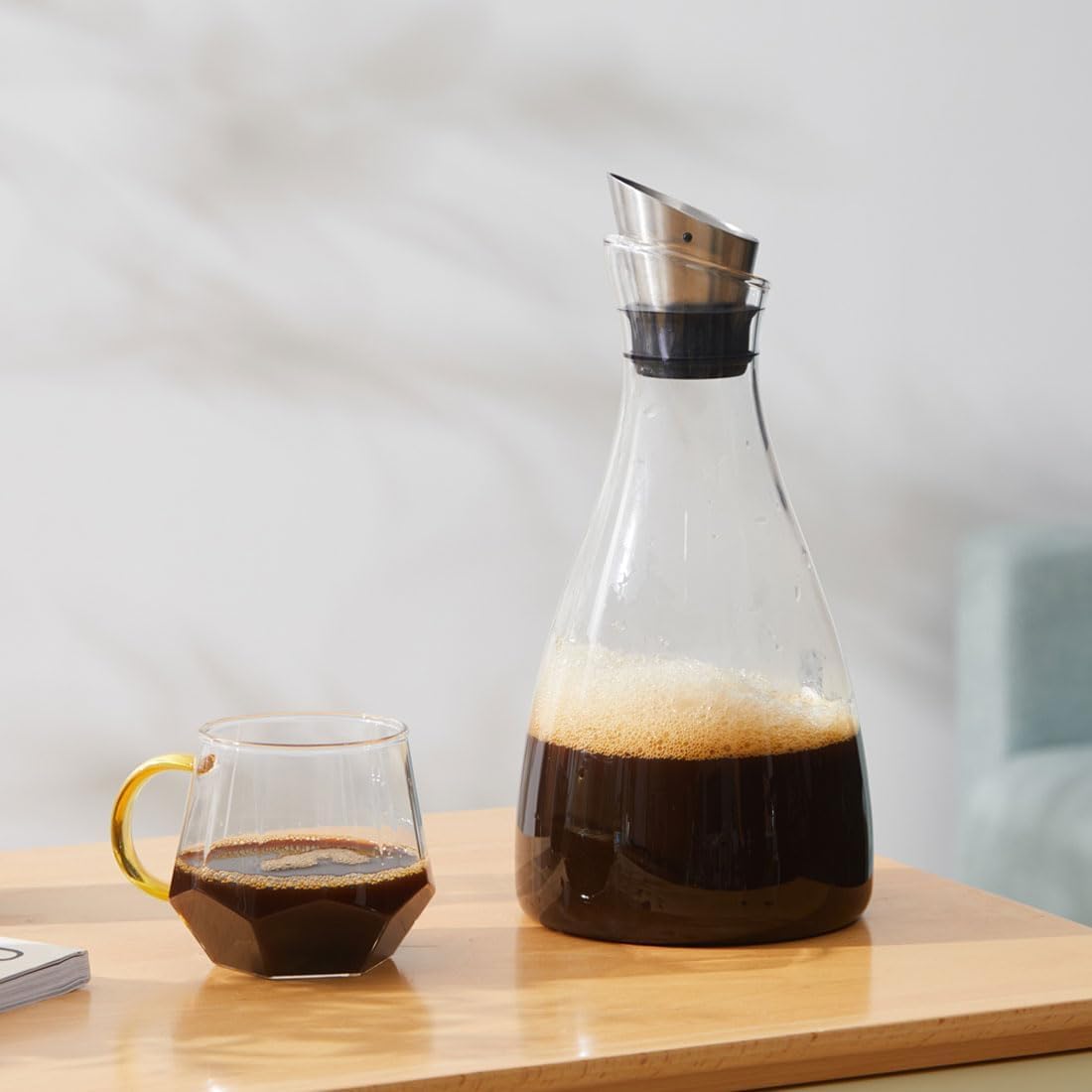 50 Ounces Borosilicate Glass Carafe with Lid, Glass Pitcher for Hot/Cold Water, Ice Tea and Lemonade Beverage
