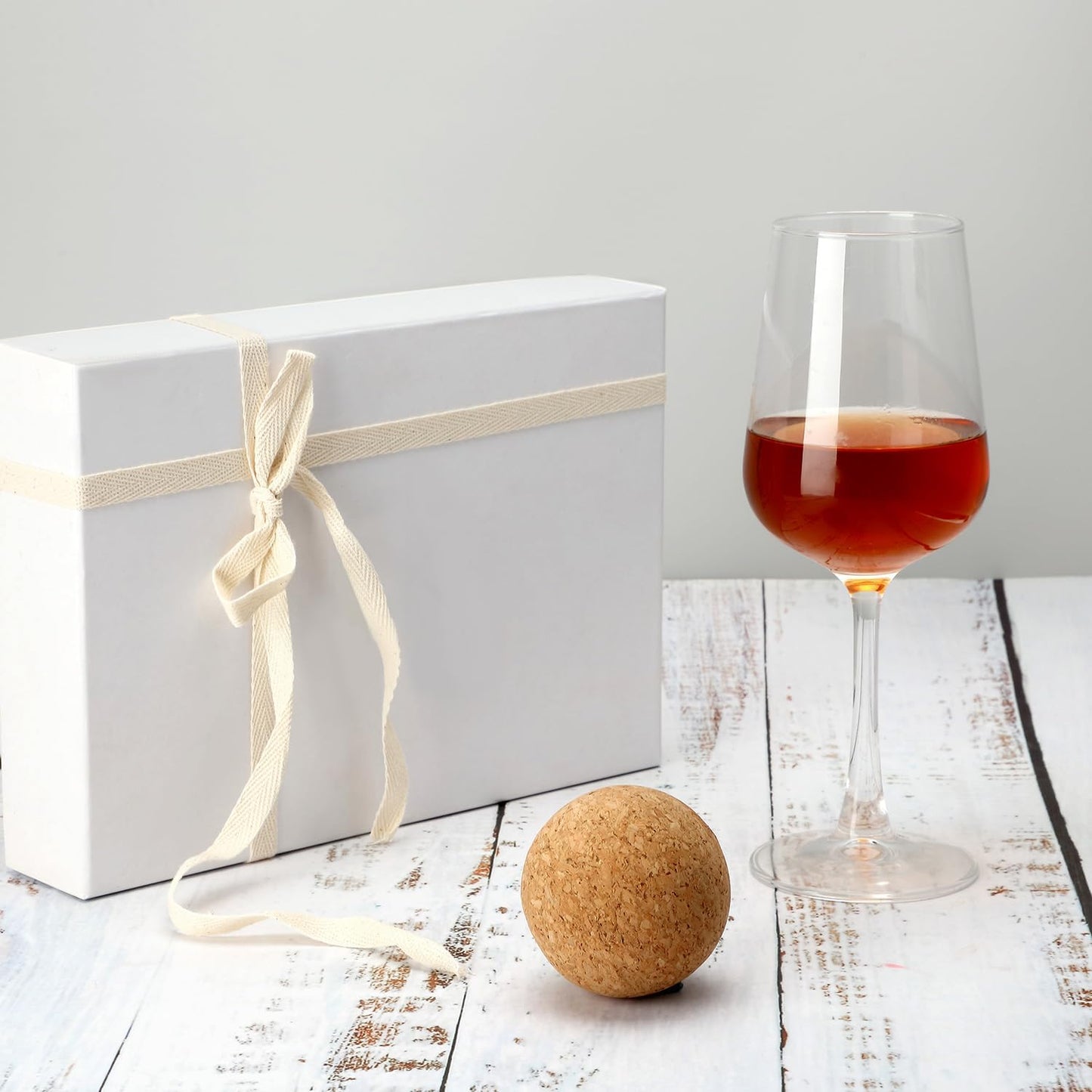 Shappy 2 Pieces Cork Ball Wooden Cork Ball Stopper for Wine Glass Decanter Stopper Replacement Wine Carafe Decanter Replacement Gift for Whiskey Champagne Bottle Holiday Party Supply (2.4 Inch/6.1 cm)