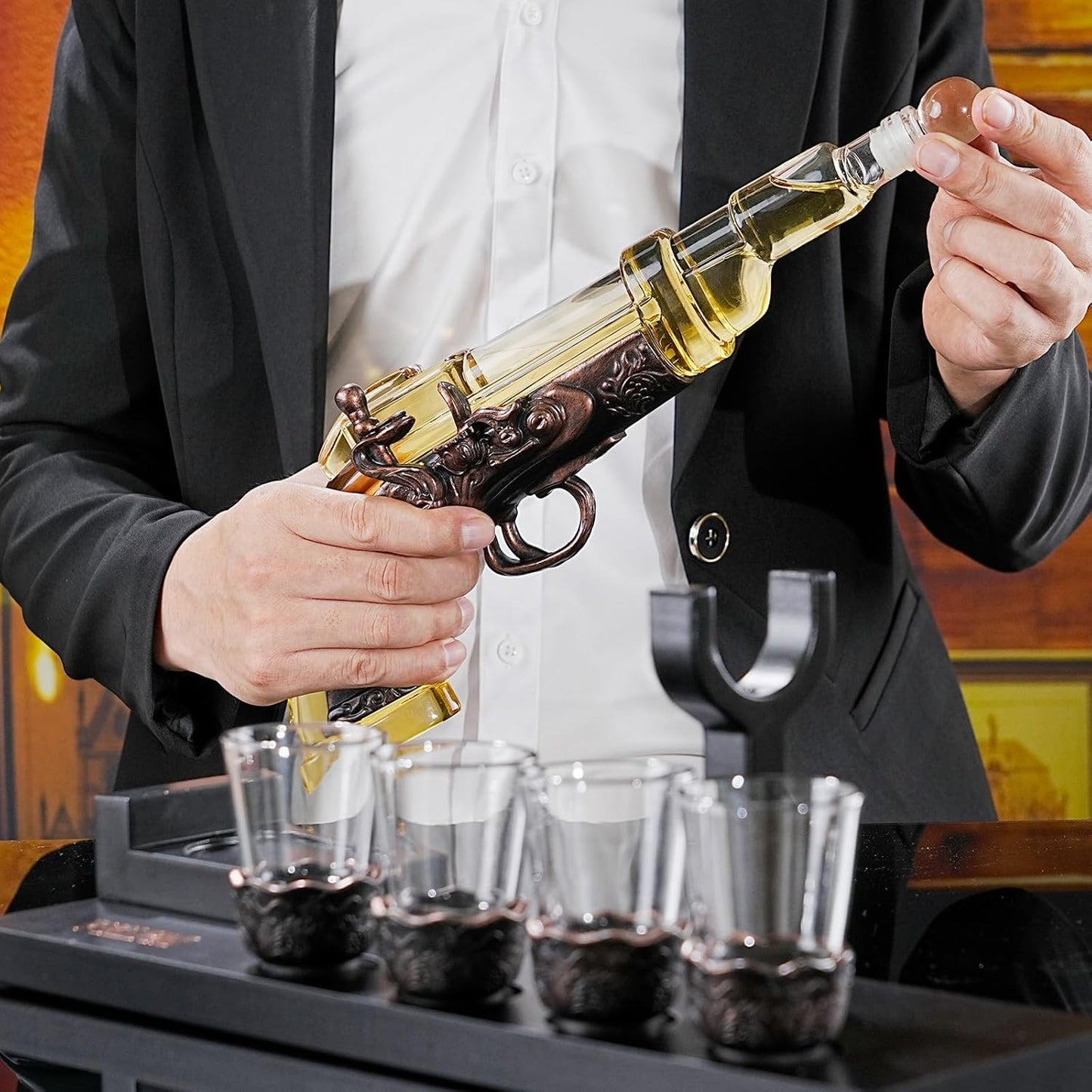 Gun Whisky Decanter Set with 4 Shot Glasses,Cool,Unique Gifts for Men Dad Boyfriends,Liquor Gun Decanter Set A Great Addition to Home Bar,Gun Liquor Dispenser Fun Conversation Starter