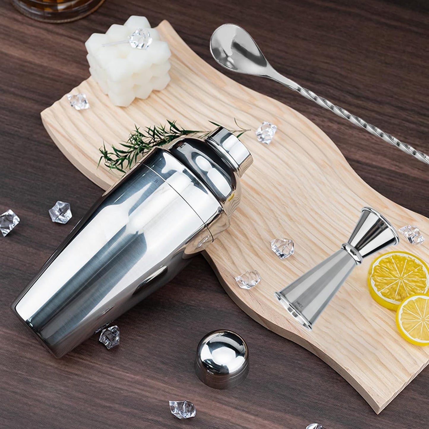 Cocktail Shaker, 24 oz Martini Shaker, Drink Shaker Built-in Strainer, Professional Drink Mixer Set for Beginners, with Measuring Cup and Stirring Spoon, Silver