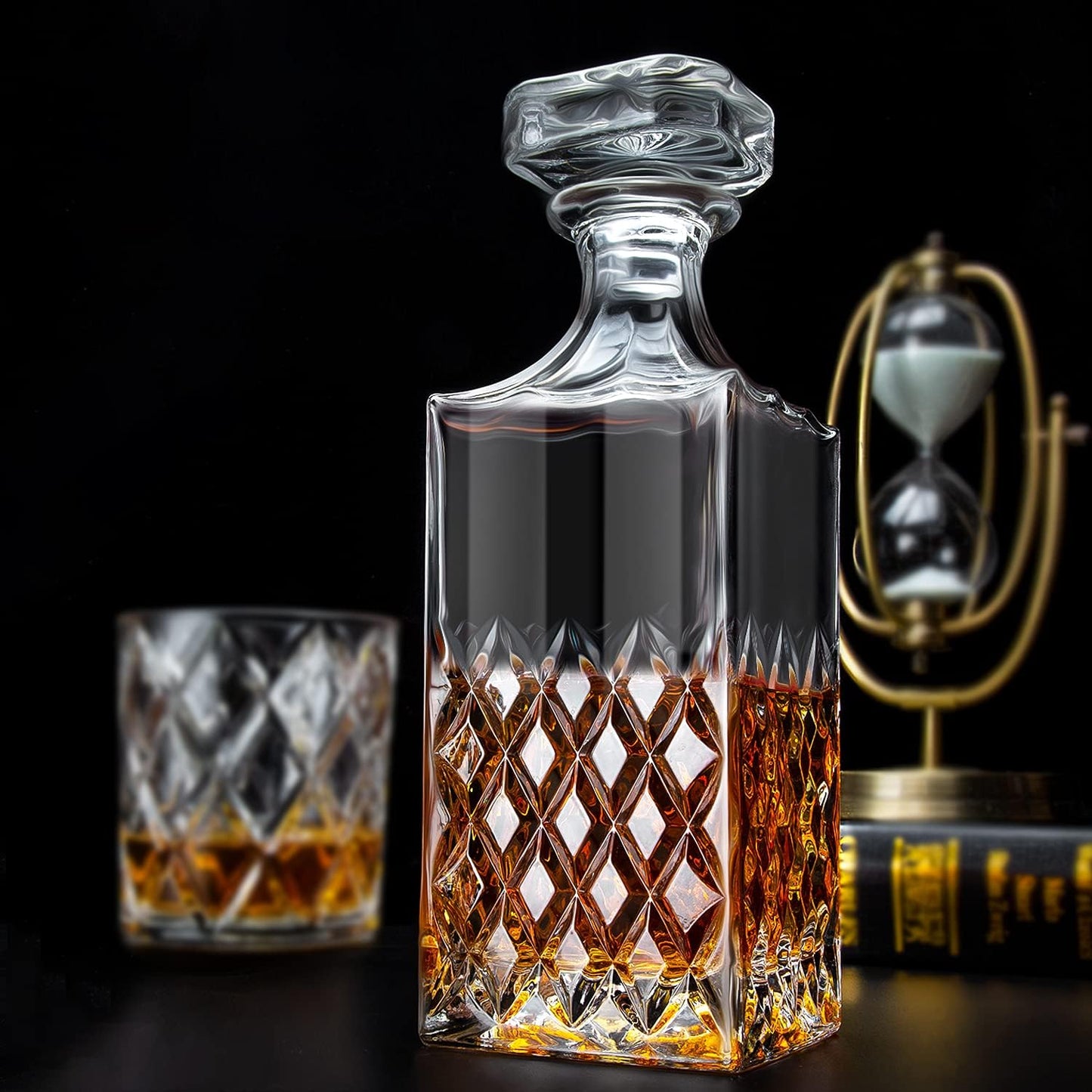 LIGHTEN LIFE Whiskey Decanter 29oz, Crystal Whiskey Decanter with Stopper, Non-Lead, 828ml, Clear, Durable, Dishwasher Safe, Classic European Design, Gift Box Included, Bourbon, Liquor Whisky