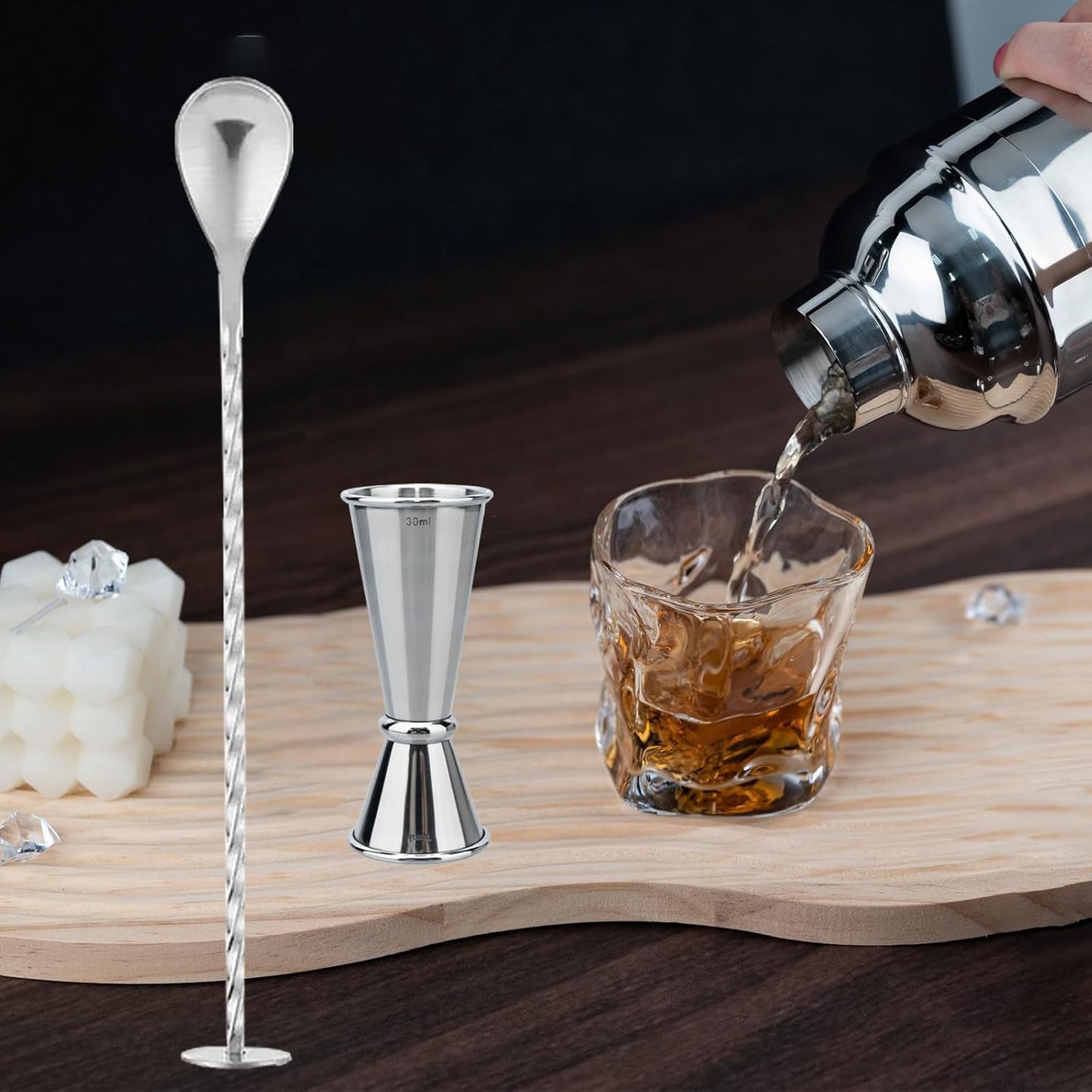 Cocktail Shaker, 24 oz Martini Shaker, Drink Shaker Built-in Strainer, Professional Drink Mixer Set for Beginners, with Measuring Cup and Stirring Spoon, Silver