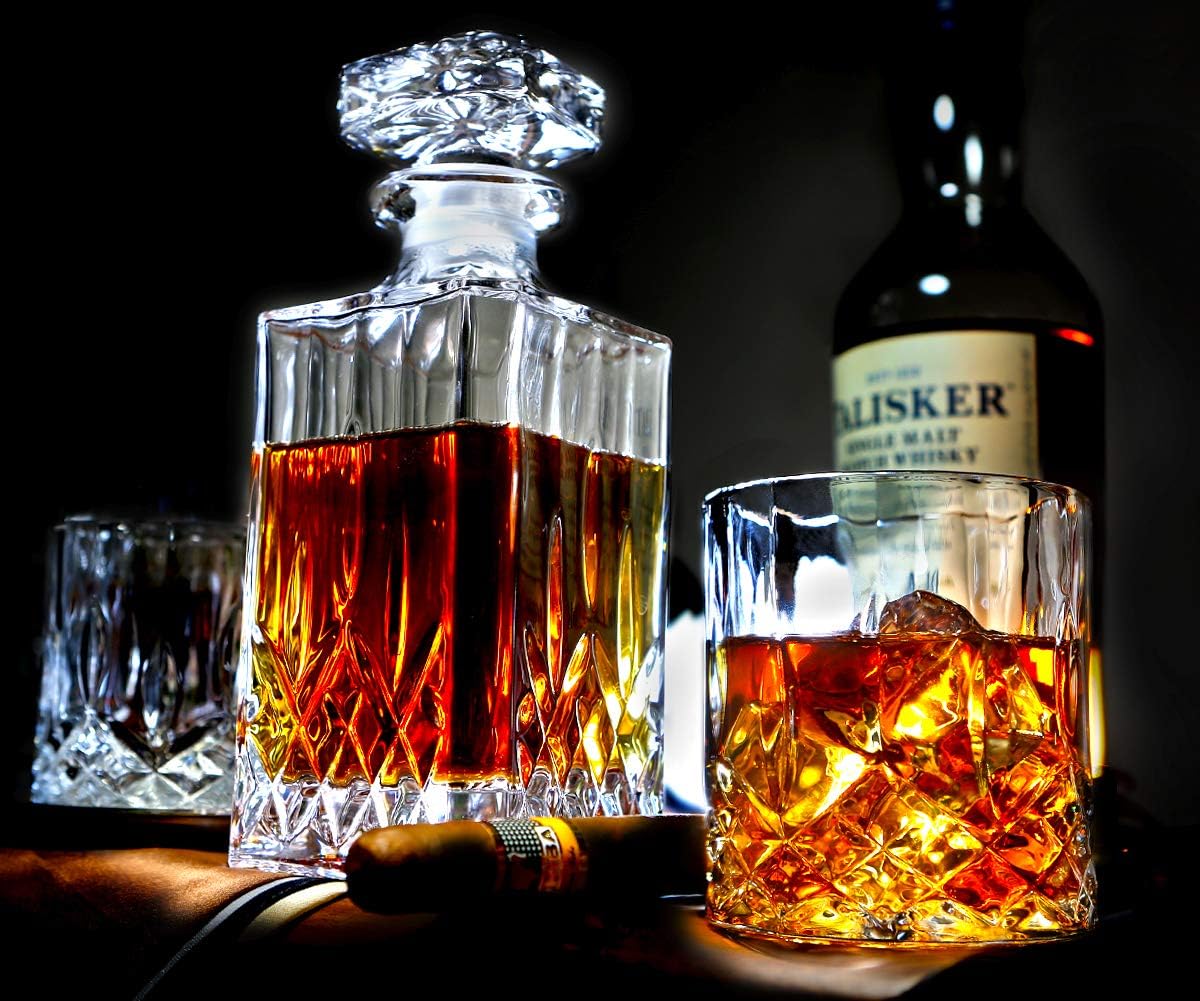 ELIDOMC 5PC Italian Crafted Crystal Whiskey Decanter & Whiskey Glasses Set, Crystal Decanter Set With 4 Whiskey Glasses, Whiskey Decanter Sets for Men.