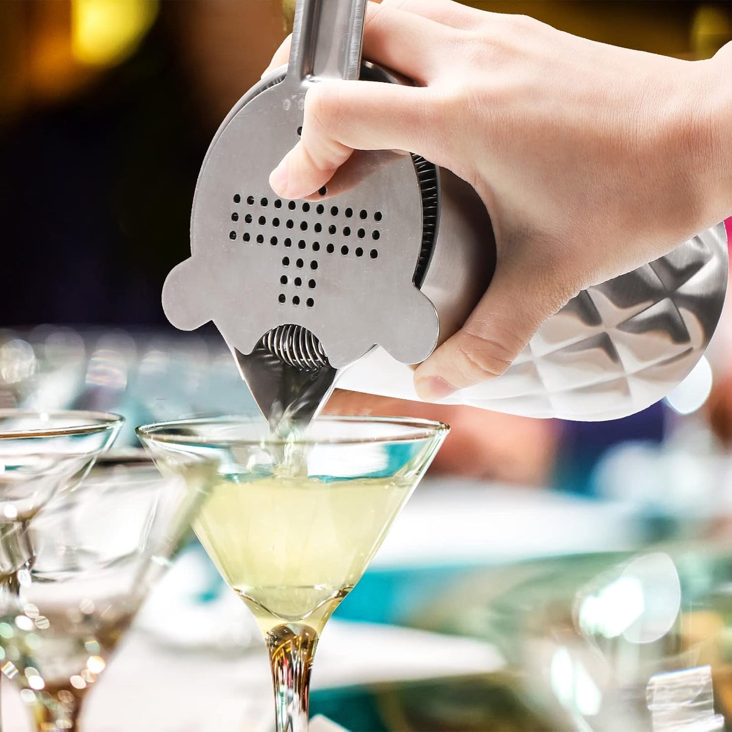 Nicunom Cocktail Mixing Glass, 18 Oz Stainless Steel Martini Stirring Glass, Double Walled Bar Mixing Pitcher, Cocktail Beaker, Seamless Glass Shaker With Weighted Bottom, Mixing Glass for Bartenders