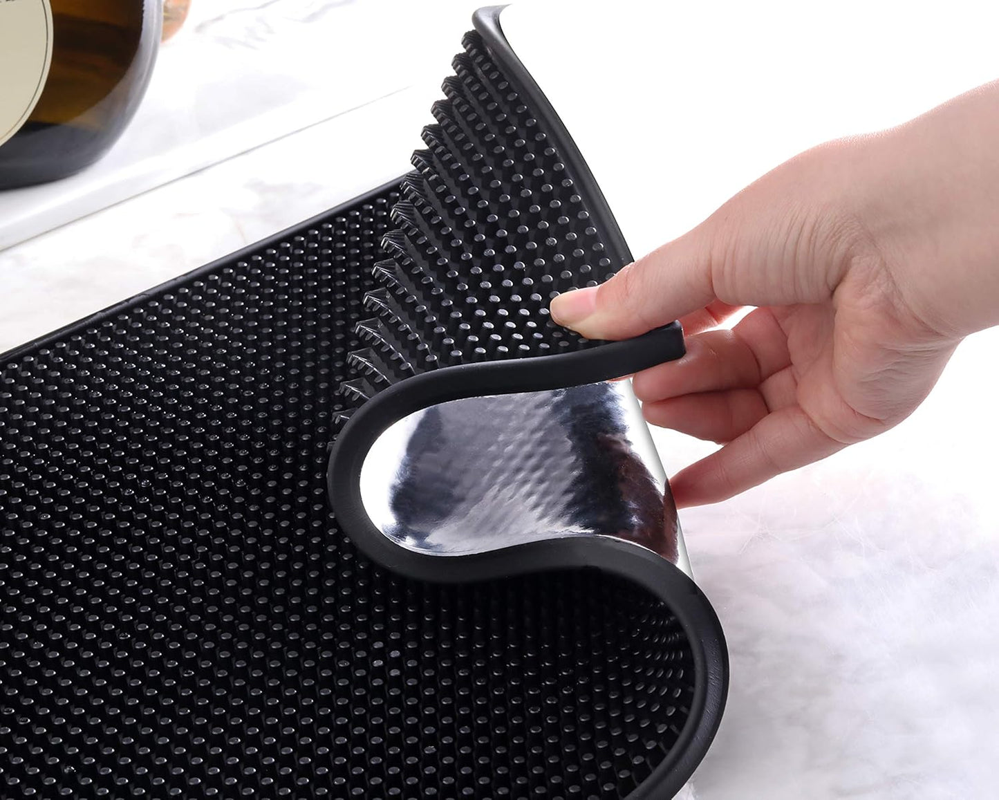 New Star Foodservice 48421 Rubber Bar Service Mat for Counter Top, 12-Inch by 18-Inch, Black