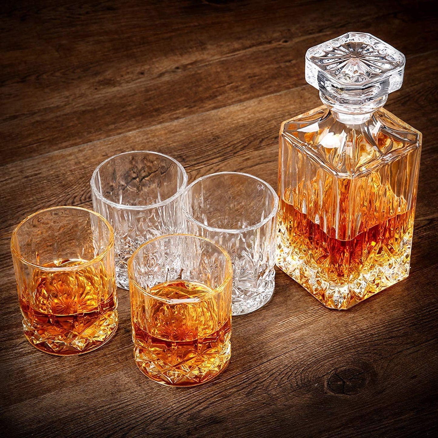 LIGHTEN LIFE Whiskey Decanter Set for Men - Whiskey Decanter with 4 Whiskey Glasses in Gift Box, Non-Lead Glass for Bourbon and Liquor - Perfect for Dad, Husband, Retirement, Whiskey Lovers