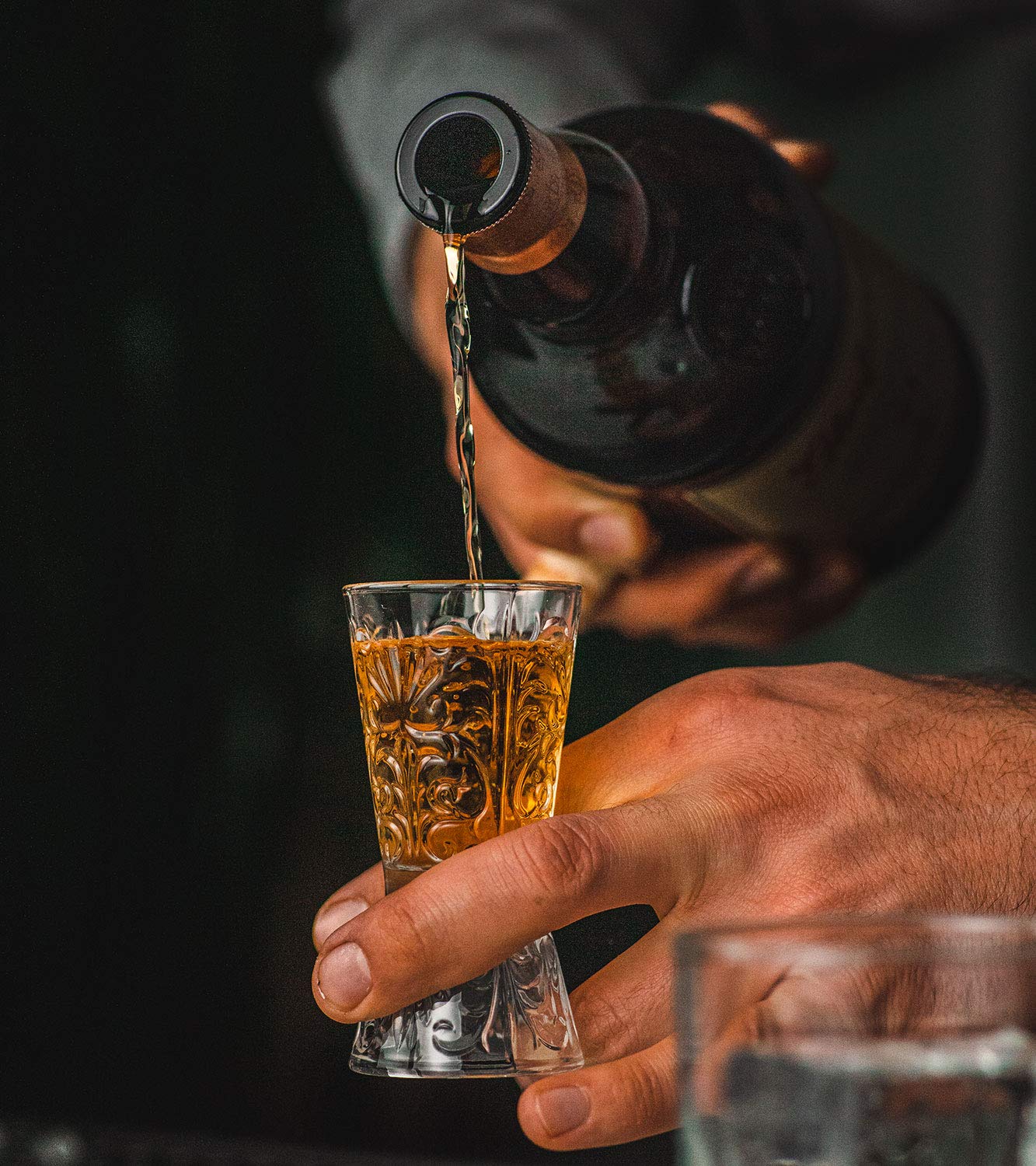Crystal Double-Sided Jigger – 1930s Paris Hotel Bar–Inspired Precision Measure (Gift Box Collection)
