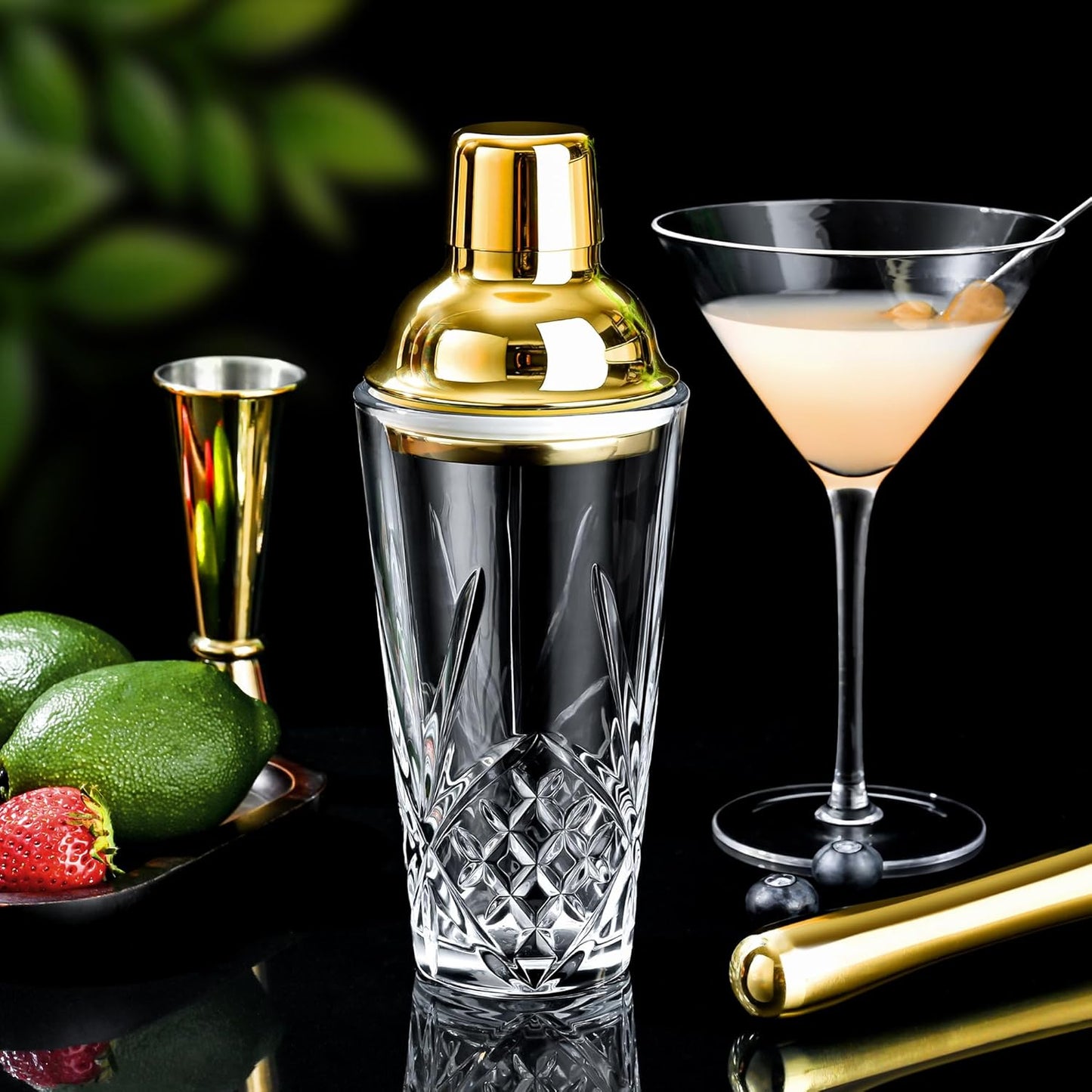 Glass Cocktail Shaker with Gold Lid, 15oz Crystal Cocktail Shaker Glass with Built-In Strainer, Leak Proof Shaker for Martini, Margarita, Mojito (1-Piece)